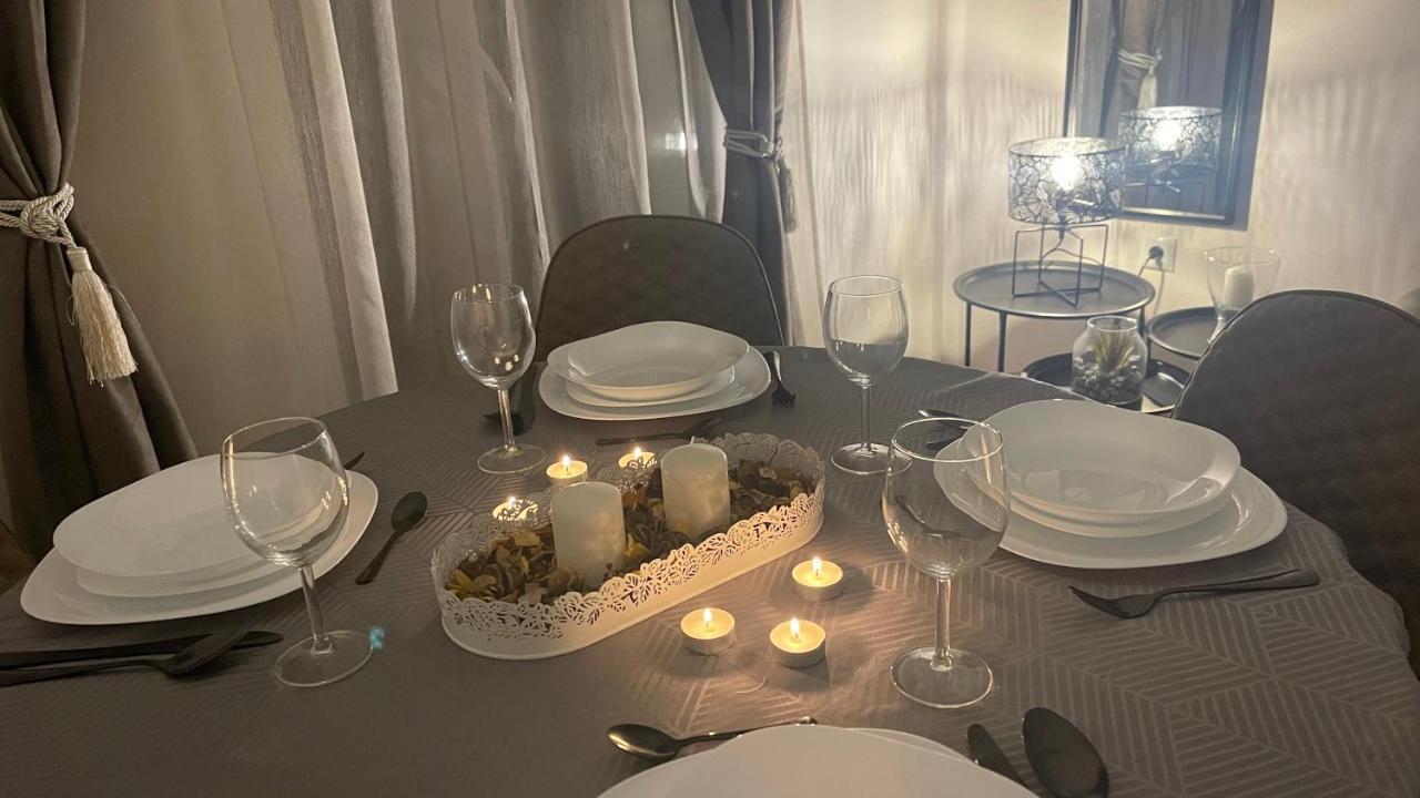 Apartment Luxury Furnished Apartment, Near The Center Gallery 55 *