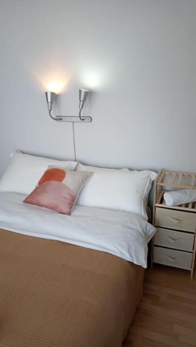 Apartment Ithakis 8: Cozy Family Retreat In Pylaia *