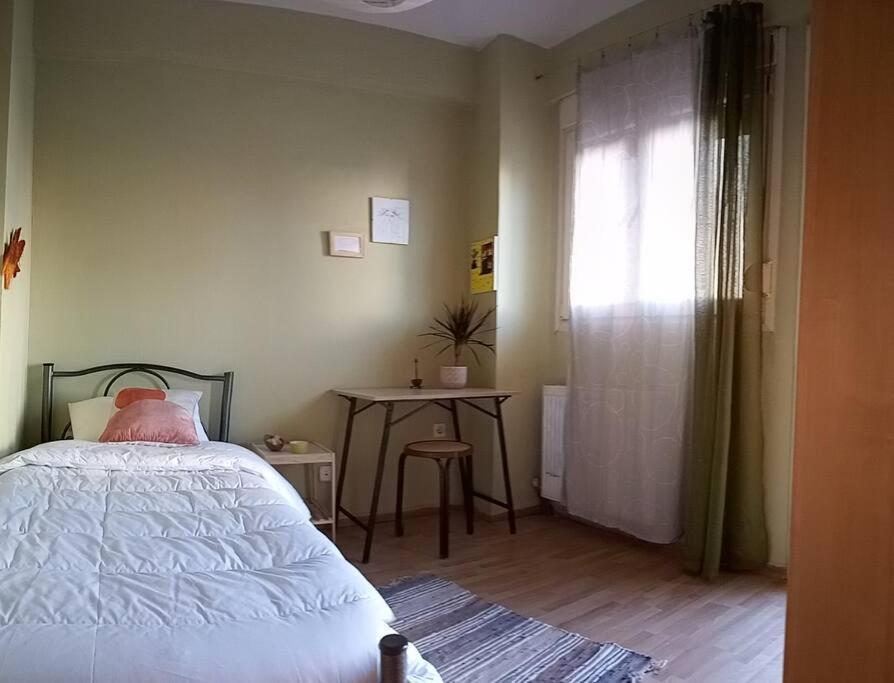 Apartment Ithakis 8: Cozy Family Retreat In Pylaia