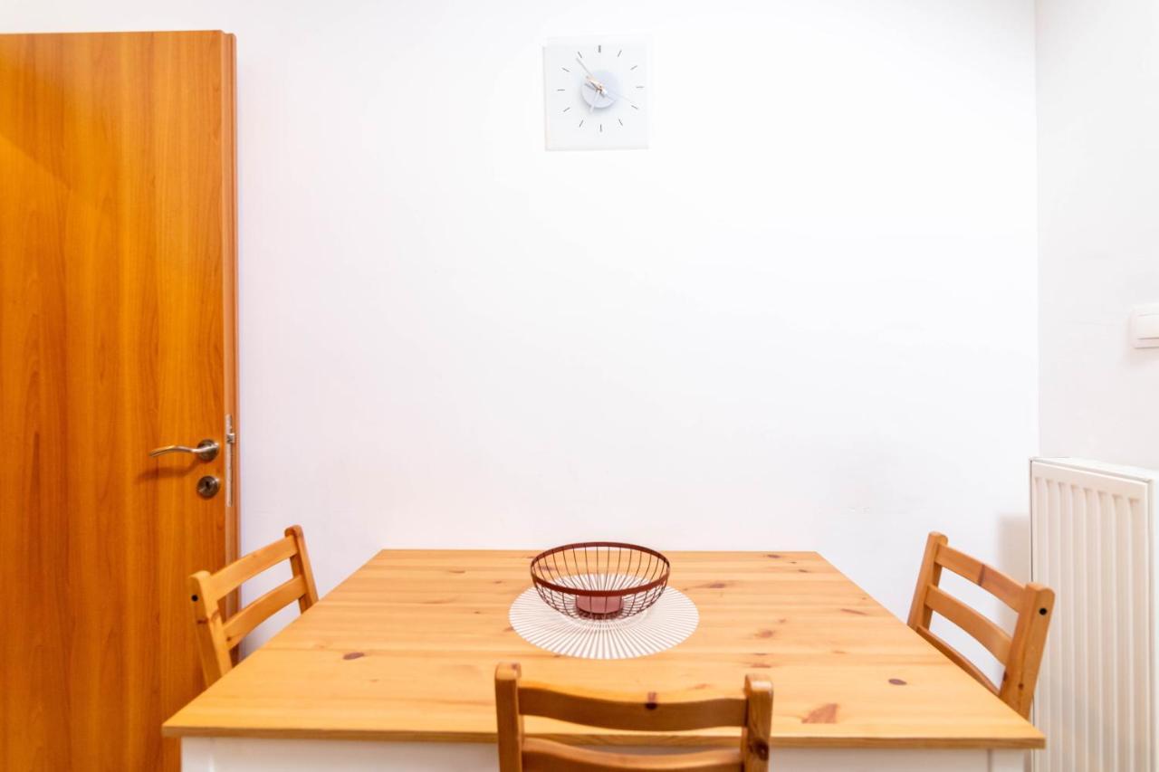 F & B Collection - 2 Bedroom Flat * Thessaloniki
