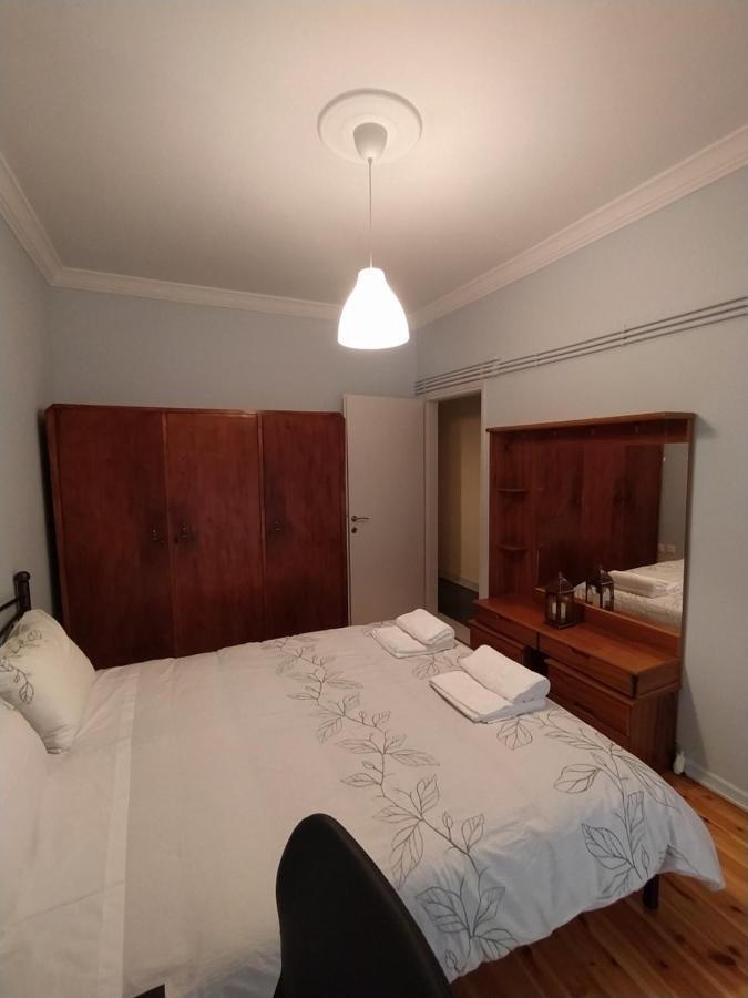 Cozy Three Bdrms At Five Filippou Str Apartment *