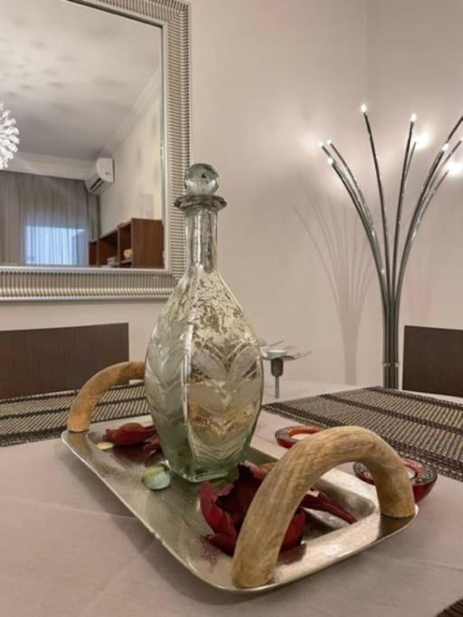 Crimson Suite: 1-bedroom In *
