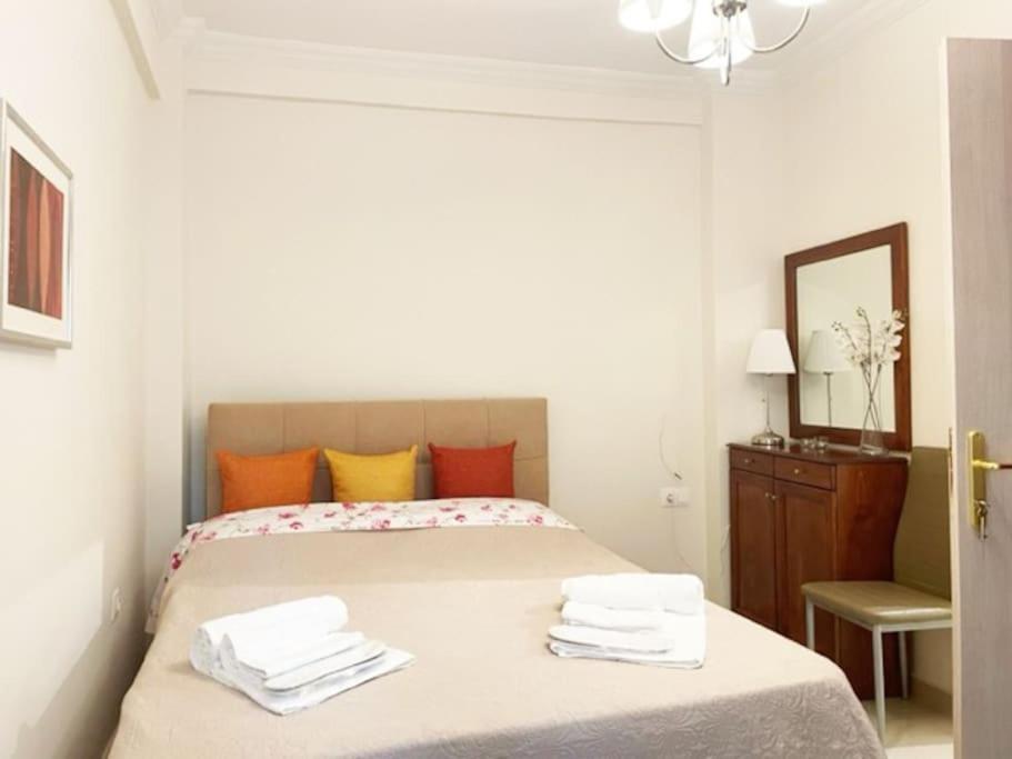 Crimson Suite: 1-bedroom In Tessalónica