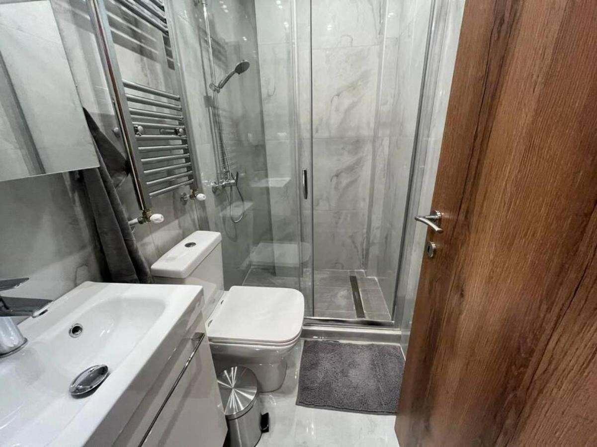 Temple Of Ppg In Appartement Thessaloniki