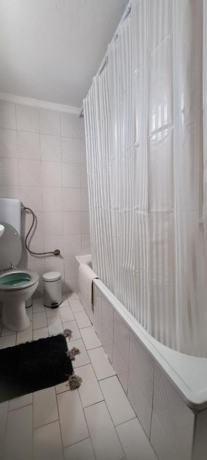 Fori's Nest / Skg Apartment *