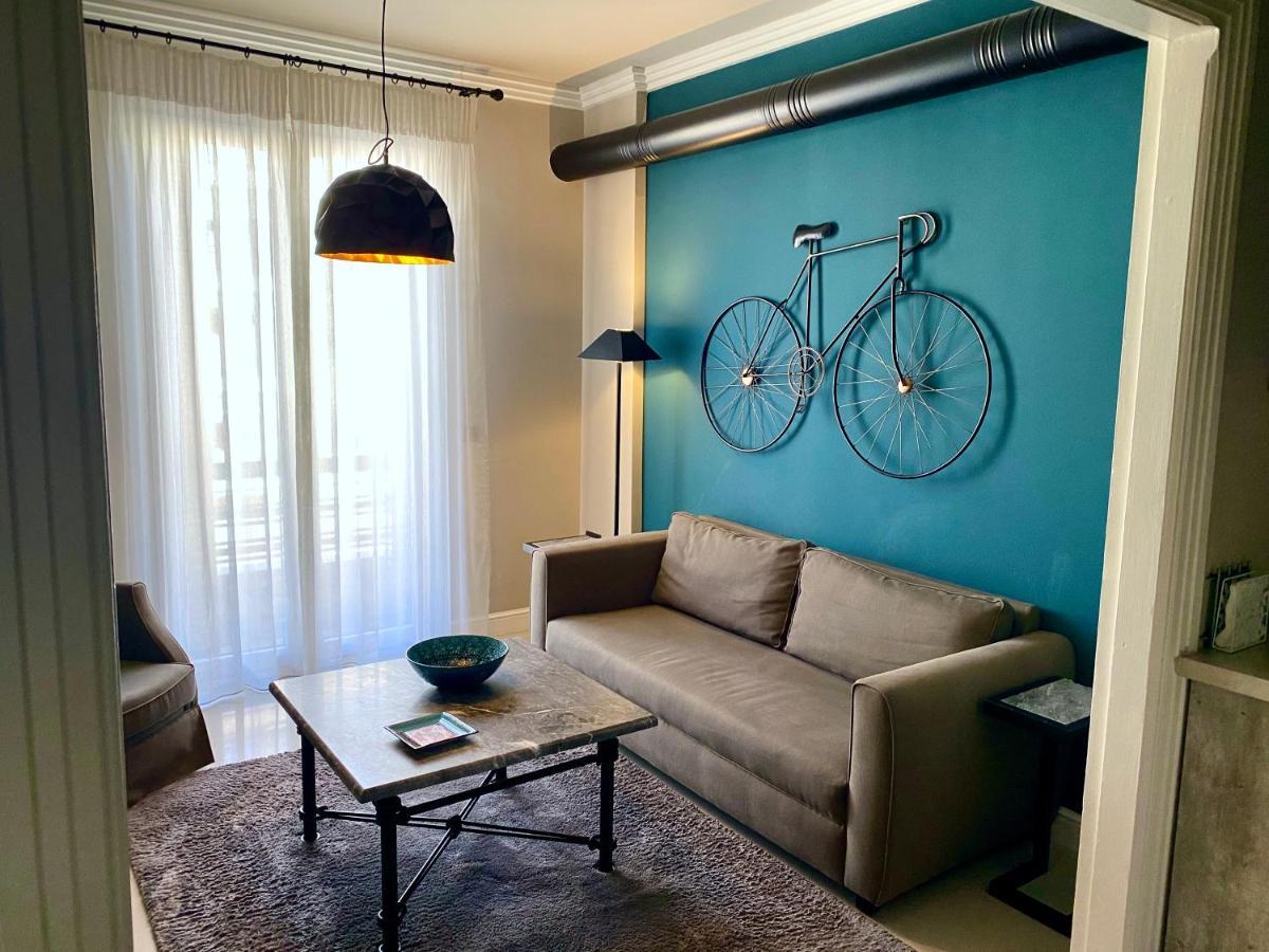 Urban Living 1 *