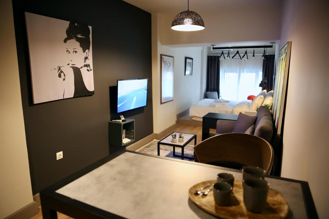 Urban Living 4 Apartment *