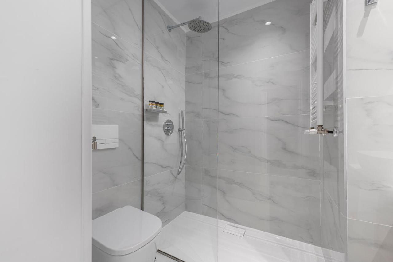 ιωκα / The Urbitality Project Apartment