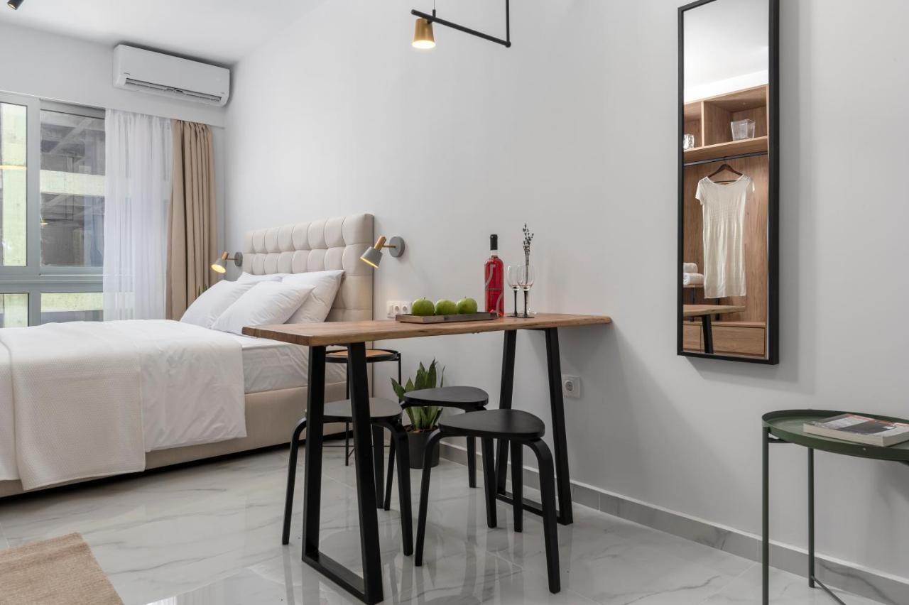 ιωκα / The Urbitality Project Apartment