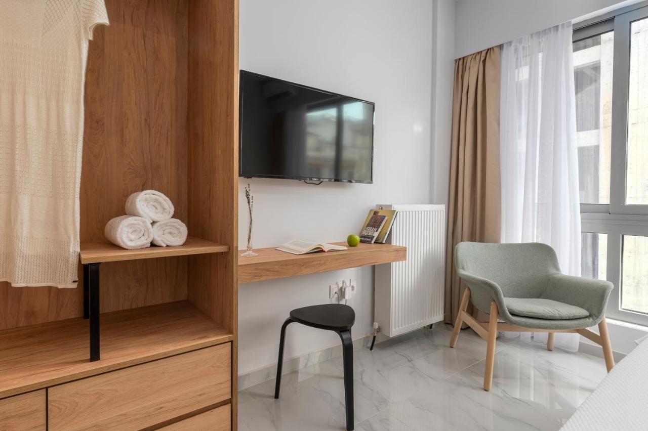 ιωκα / The Urbitality Project Apartment *