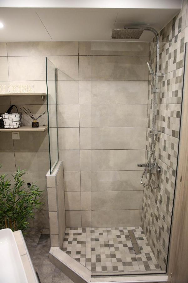 Căn hộ Msk Rotonda 2 *