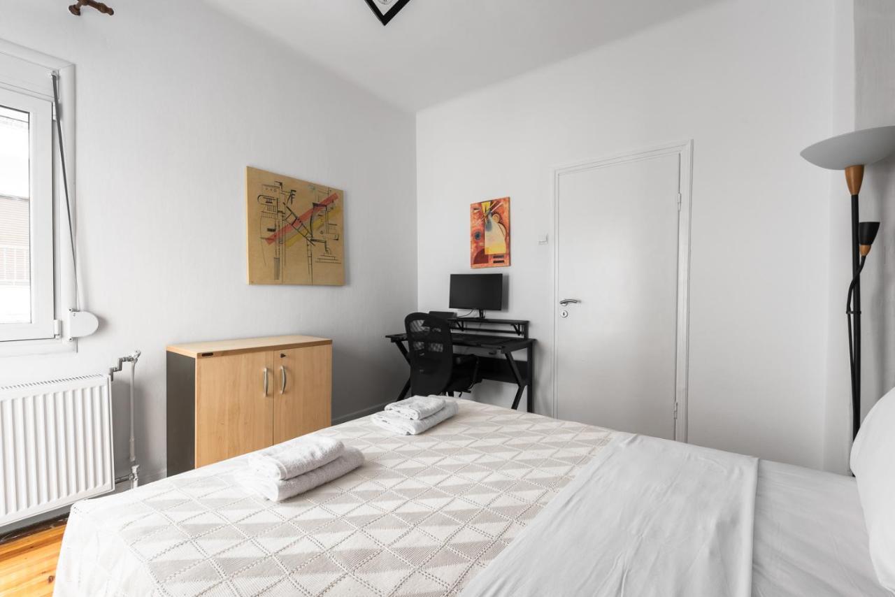 F & B Collection - Flat For 6
