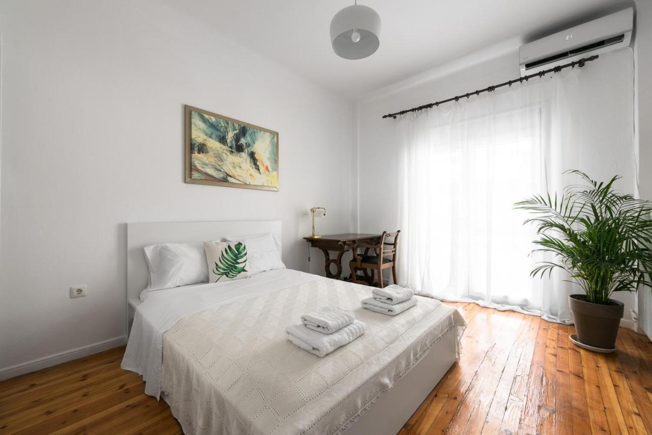 F & B Collection - Flat For 6 Apartment *