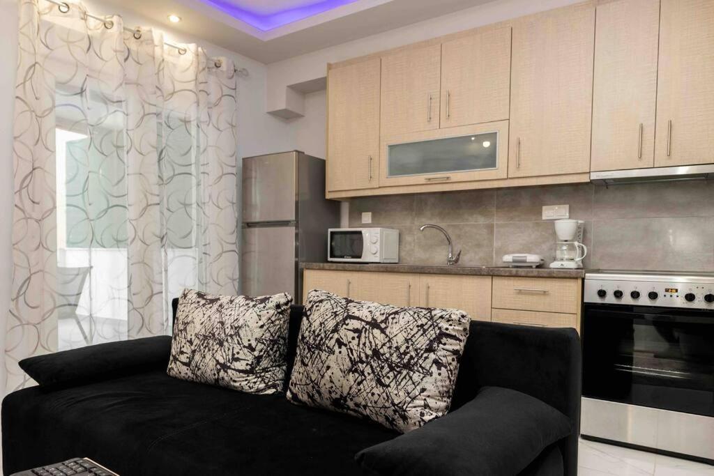 Luxury In Downtown Apartment *