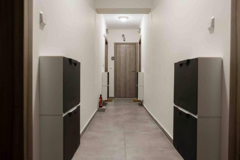 Luxury In Downtown Apartment *