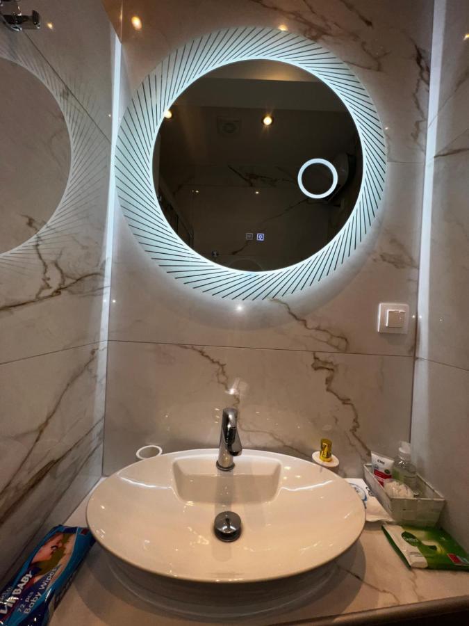 Diamond Apartment *