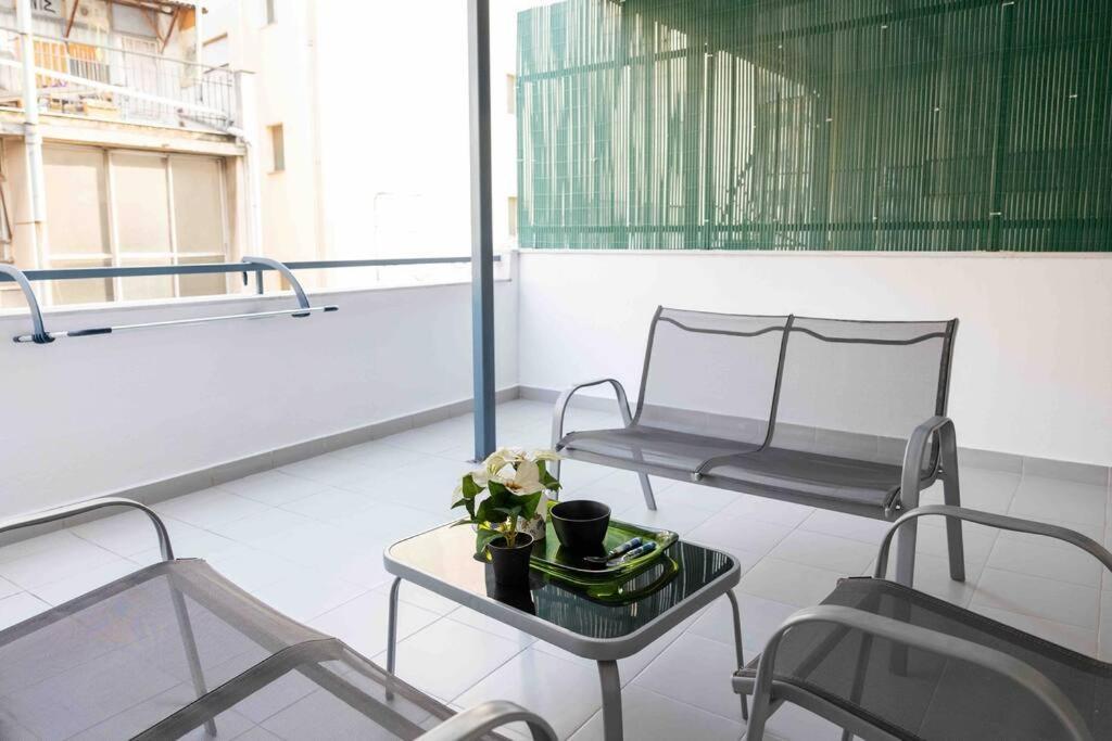 Luxury In Downtown Apartment *