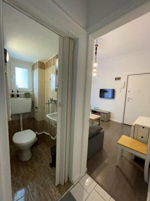 Apartamento 7 *