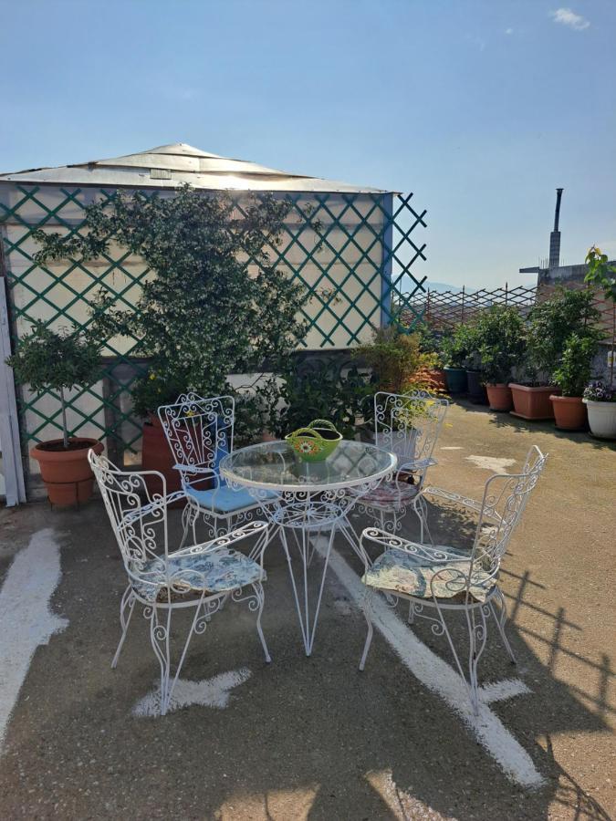 Elenis 190sqmeter With Private Parking And Garden 10min Away From Centre