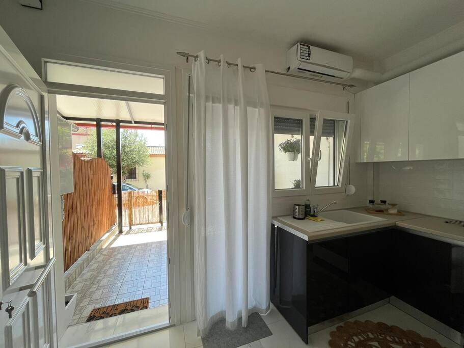 Appartement House In Diavata, Thessaloniki, Greece *