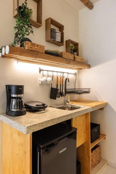 Stylish & Tiny Room-city Center * Selanik