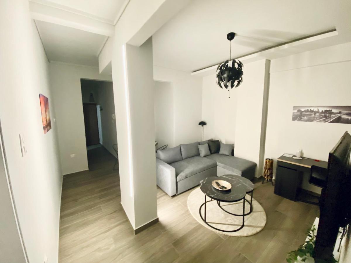 Grey Quiet Apartment *