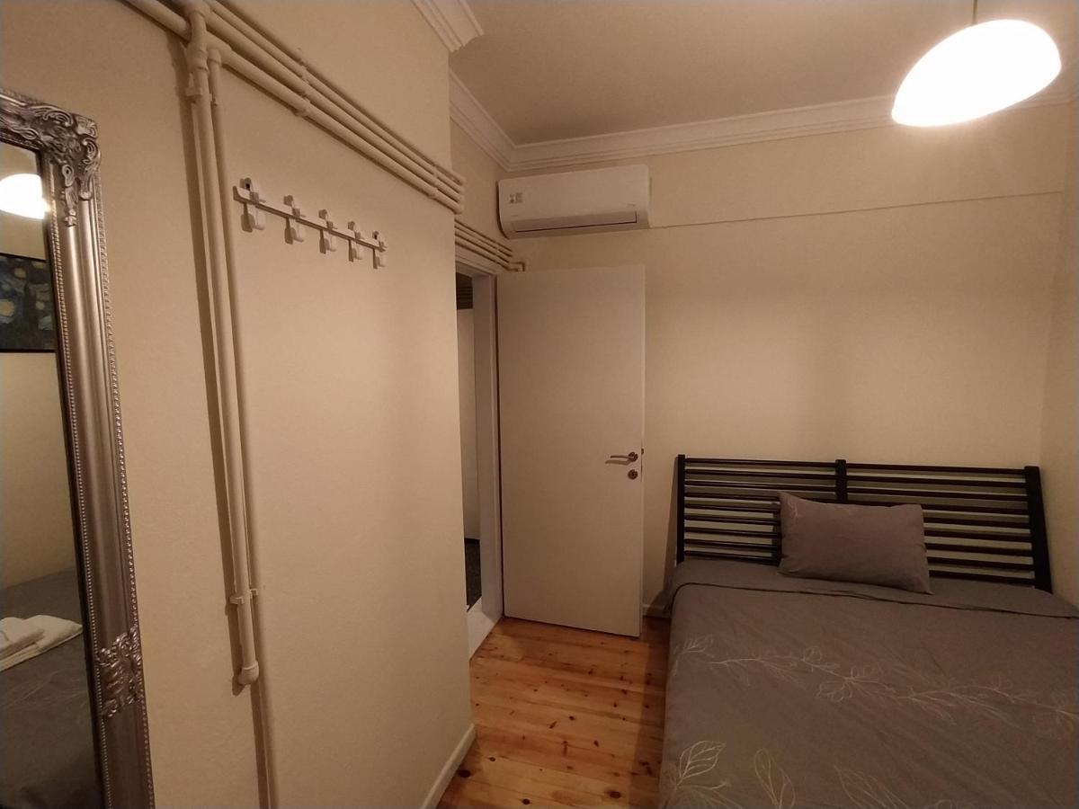 Cozy Three Bdrms At Five Filippou Str Apartment *