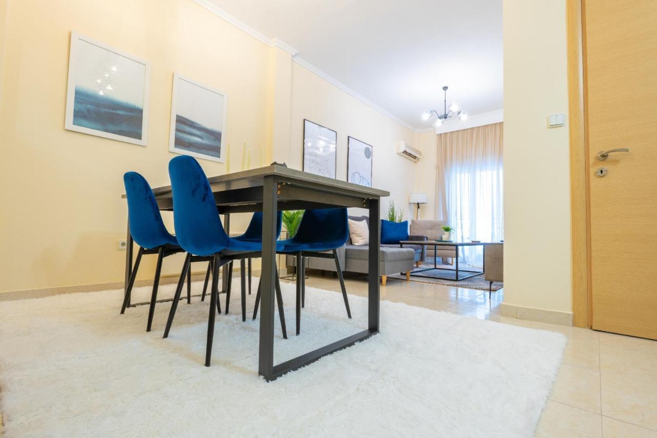 Niovi, Stylish Near The Waterfront Apartment