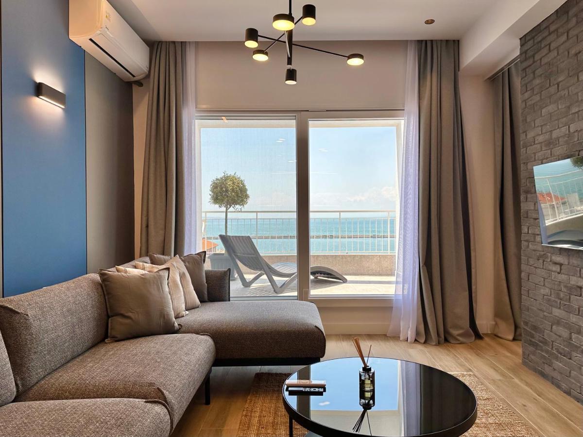 Apartment Oddity Seafront Penthouse *