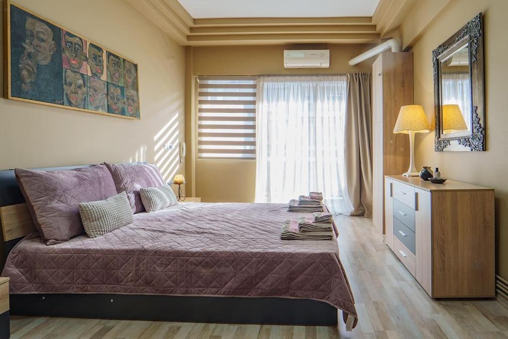 Eleana's Art Studio Apartment *