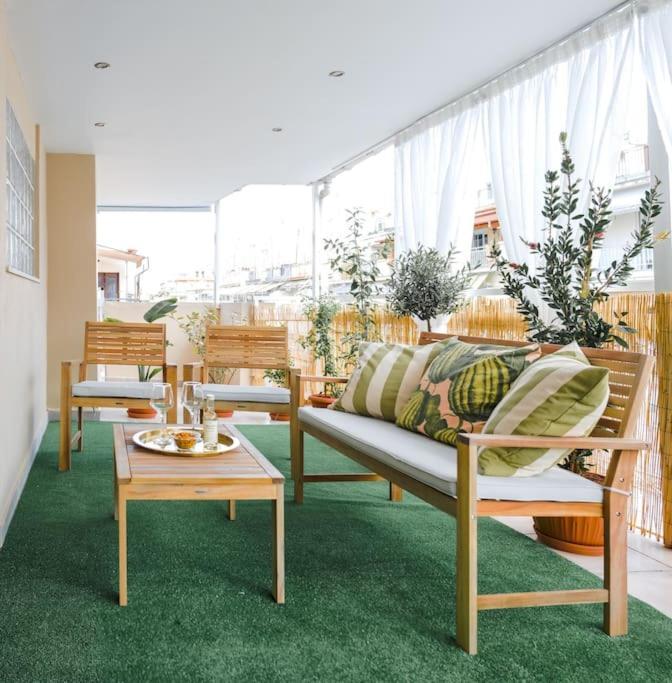 Flowery Penthouse In Centre Of Thessaloníki