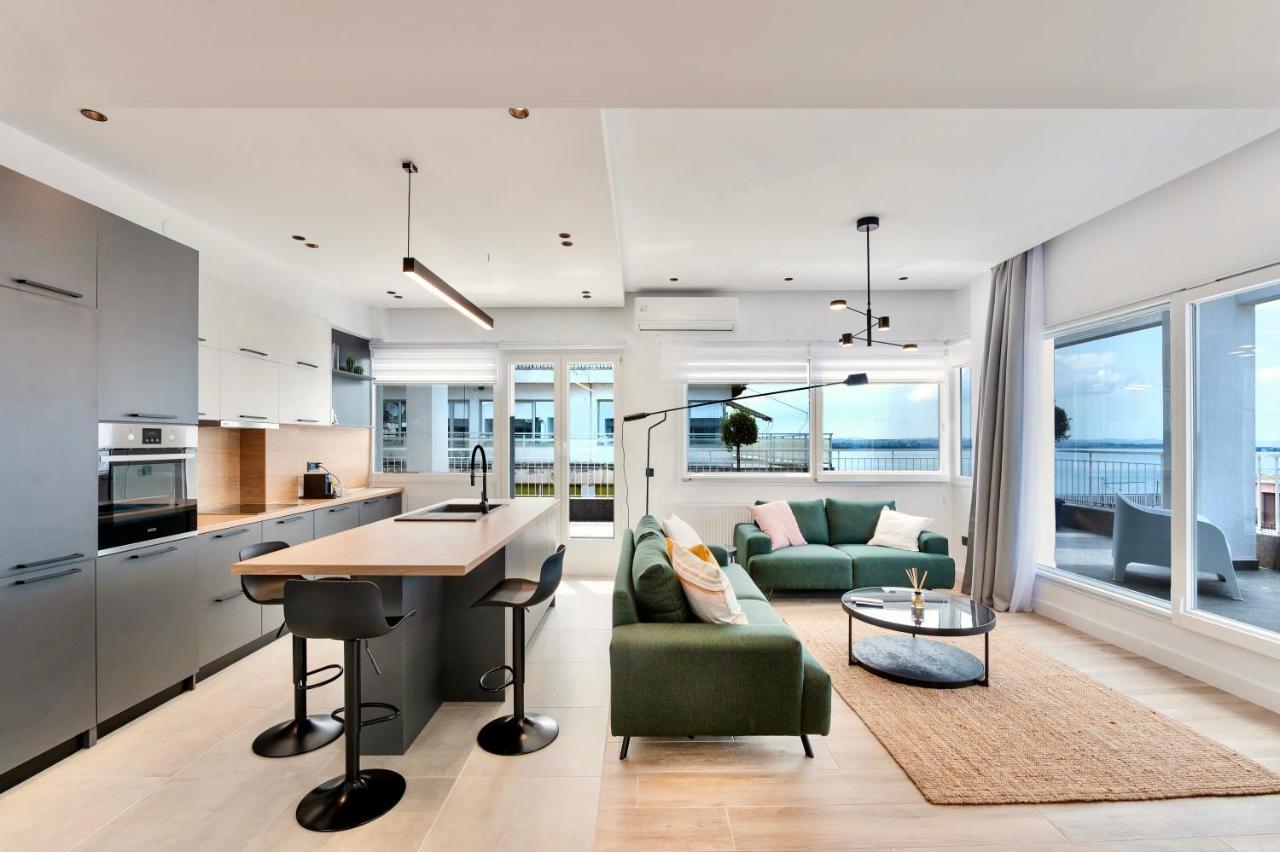 Apartment Oddity Seafront Penthouse *
