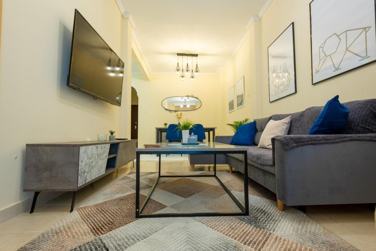 Niovi, Stylish Near The Waterfront Apartment *