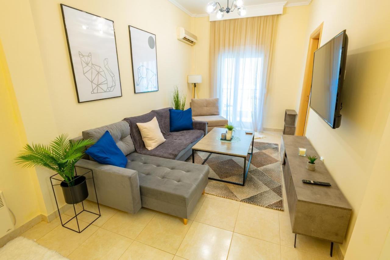 Niovi, Stylish Near The Waterfront Apartment *