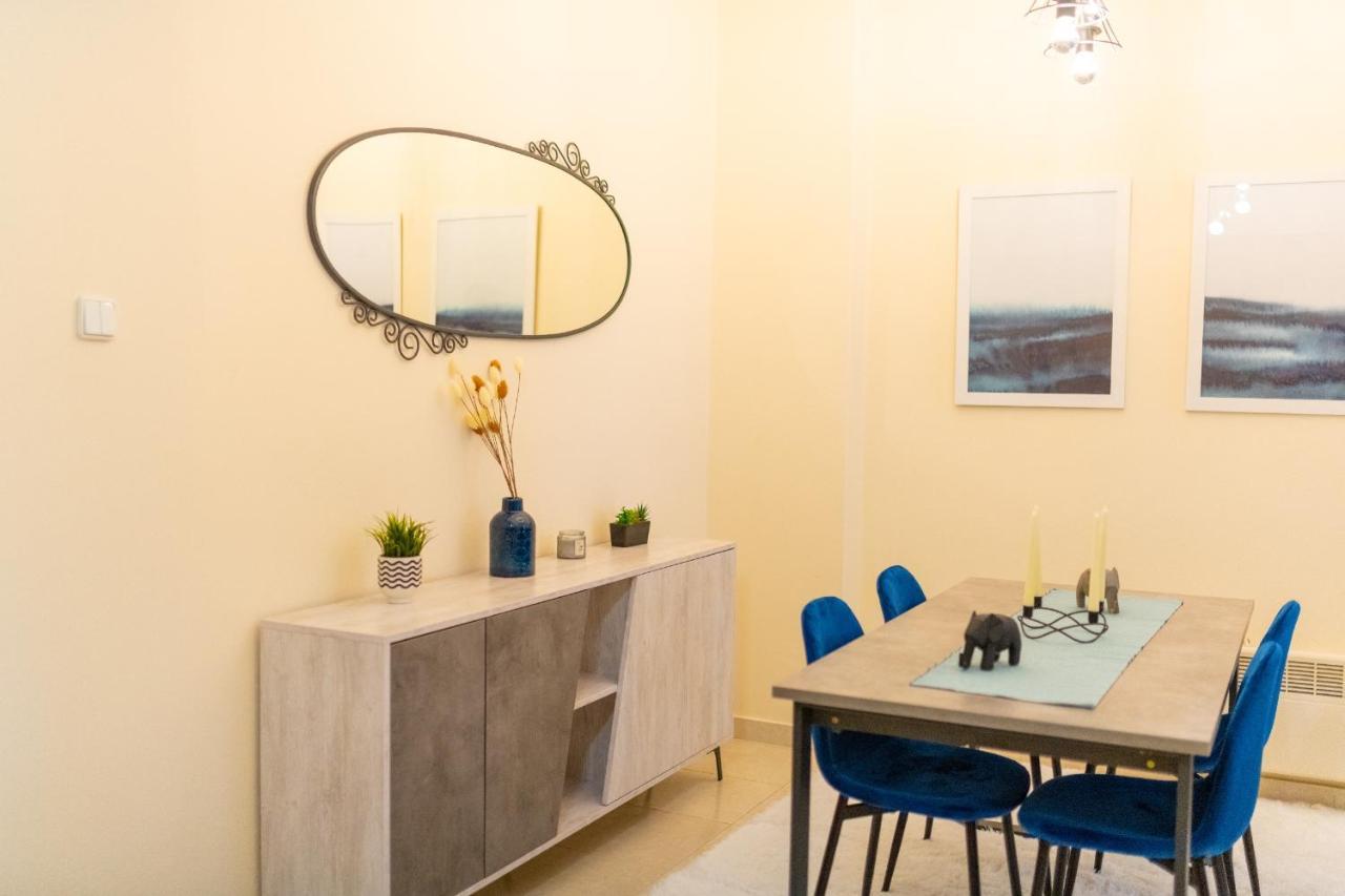 Niovi, Stylish Near The Waterfront