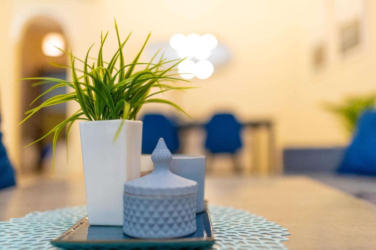 Niovi, Stylish Near The Waterfront Apartment