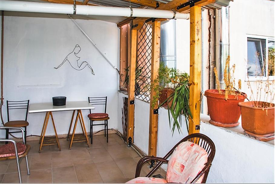 Jukebox 2 Bedrooms - Big Balcony Apartment *