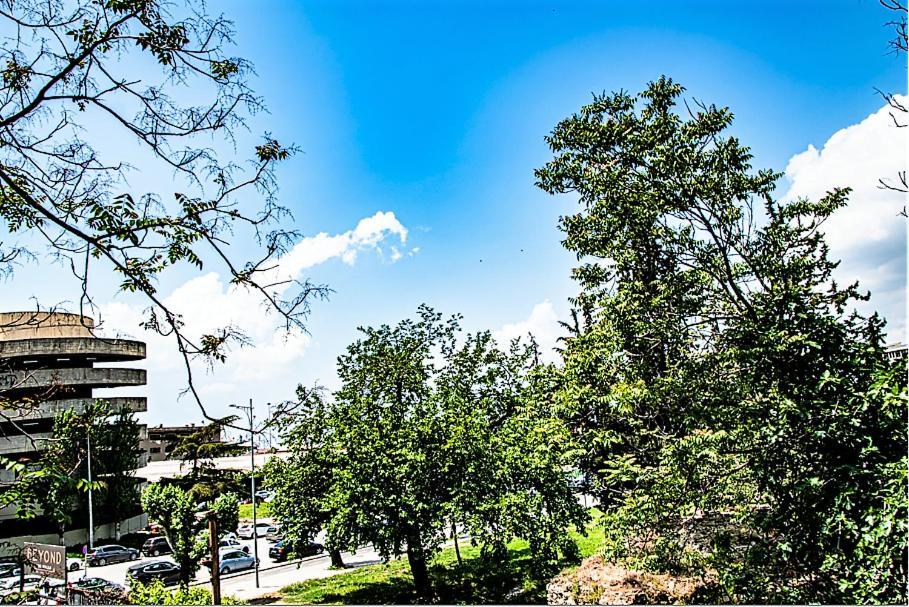 Jukebox 2 Bedrooms - Big Balcony Apartment *