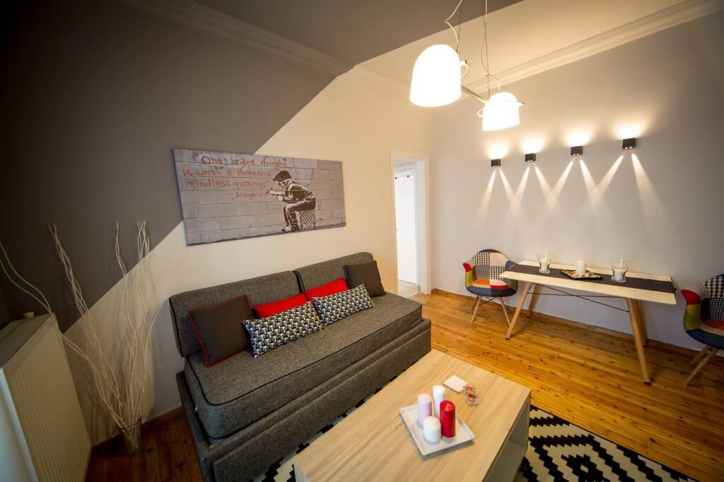 Apartment White Tower Minimal