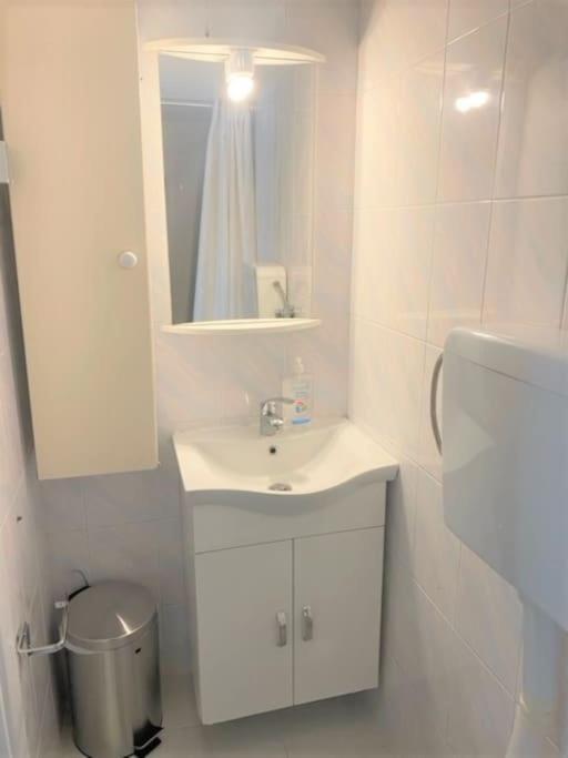 Ag.sofias Minkk, 2b/room+balcony * Thessaloniki