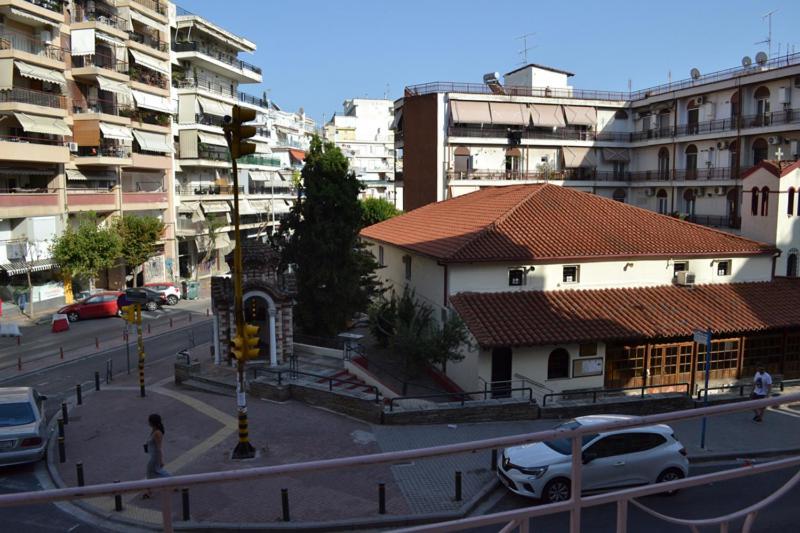 Stylish And Renovated Retreat In Thessaloniki: Cozy At Ioulianou 33 * Thessaloniki