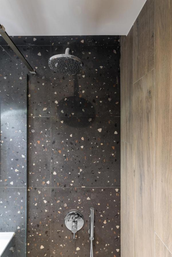 Apartment Hippocrates Bound By Binobi Innovative Management! *