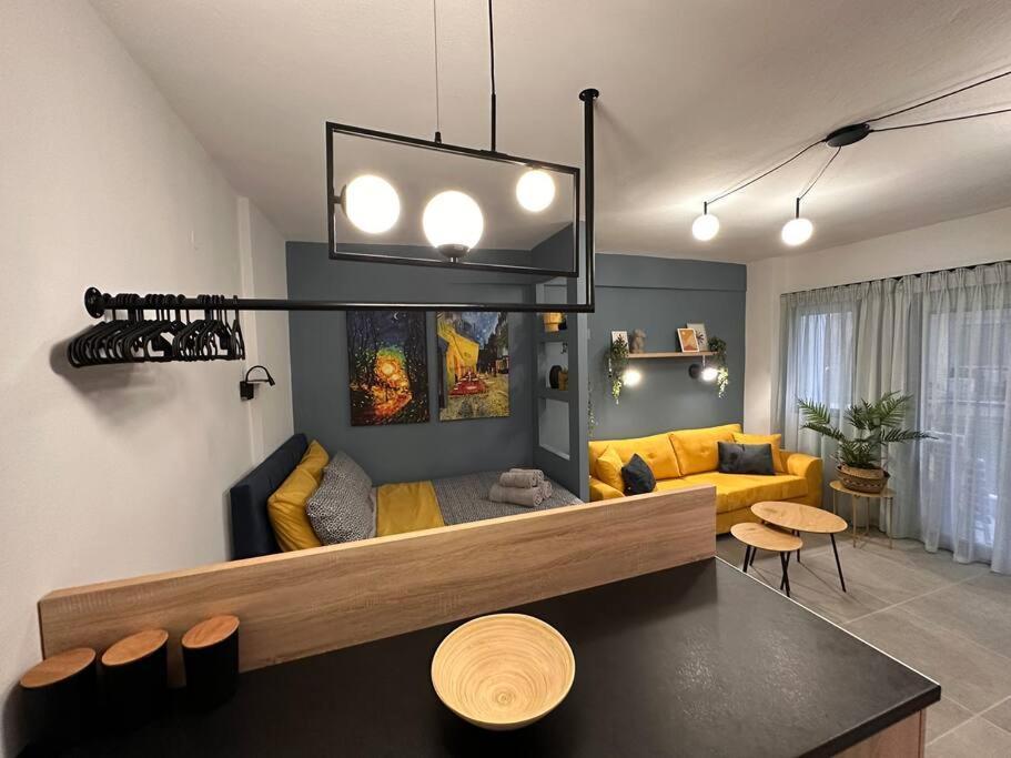 The Yellowblue Apartment, Downtown