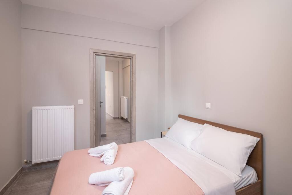 Spacious Apartment, 2 Bedrooms *