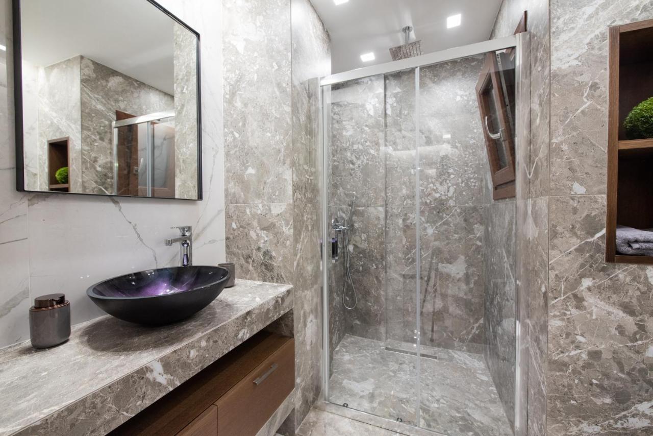 C34 Onyx Stylish * Thessaloniki