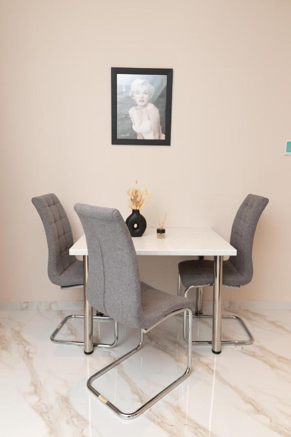 White Lux Heaven Saint Dimitrios Apartment *