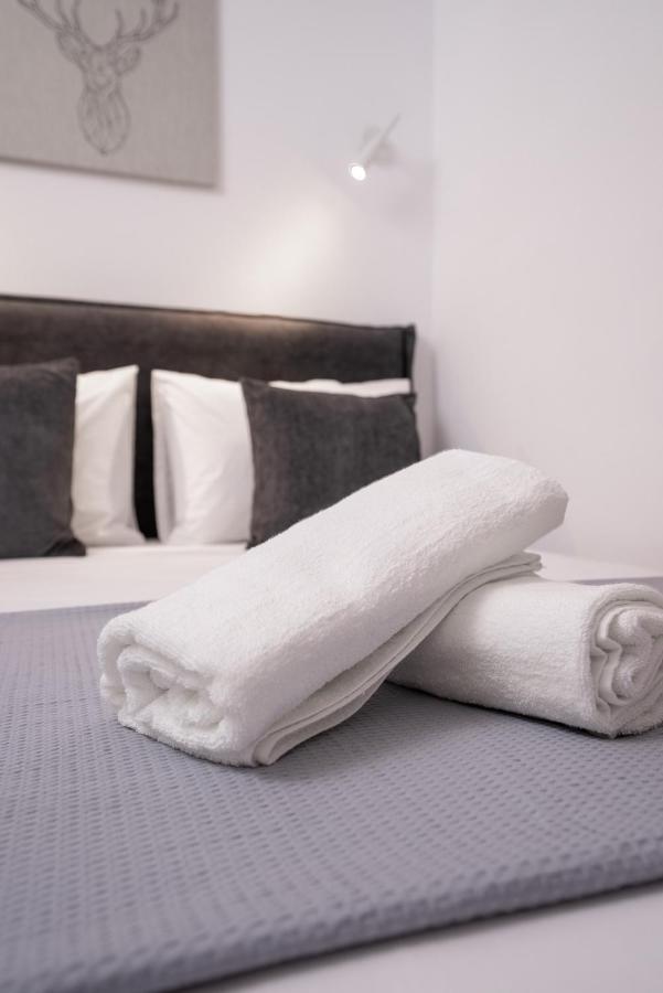 Lovely In The Heart Of Center Apartment *