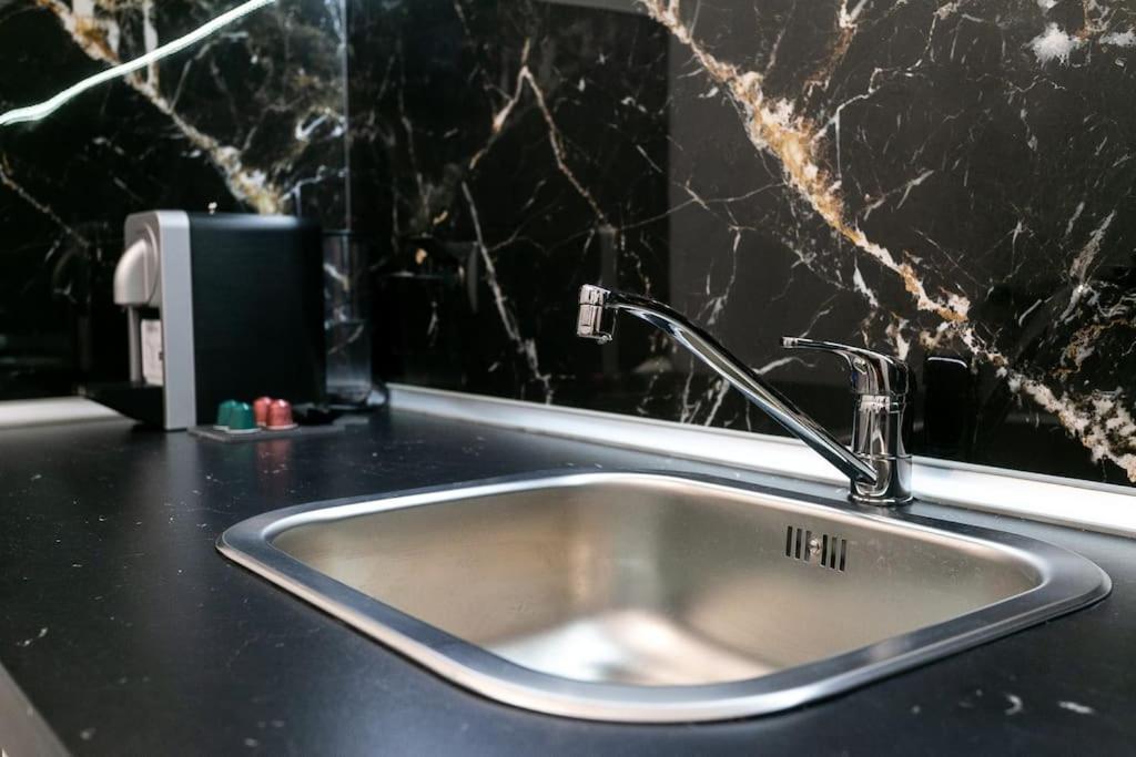 Center Marble 40sqm Gas Heating 2smarttv Optical Fiber - Secured24h Private Entrance Apartamento Tessalónica