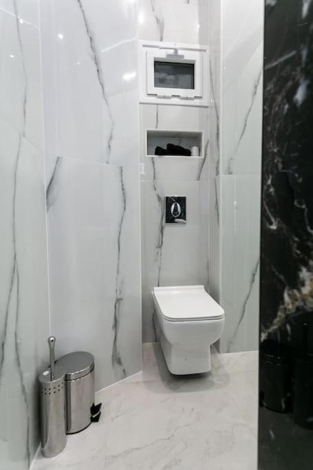 Center Marble 40sqm Gas Heating 2smarttv Optical Fiber - Secured24h Private Entrance *