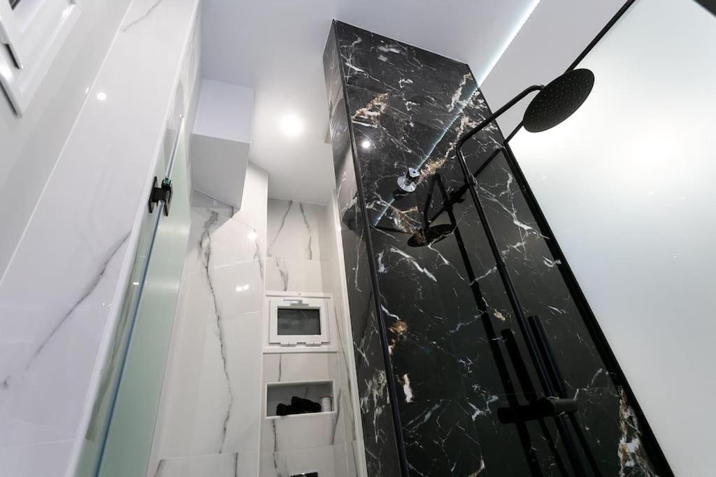 Center Marble 40sqm Gas Heating 2smarttv Optical Fiber - Secured24h Private Entrance * Tessalónica